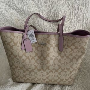 Coach 5696 Signature City Tote Light Khaki Ice Purple NWT